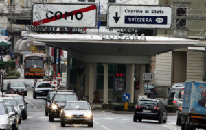Fermati alla frontiera di Ponte Chiasso con assegno da 100mln sospetto