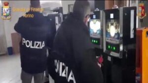 Slot illegali, sequestri in tutta Italia
