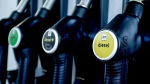 Caro carburante, piccolo Comune stanzia 31mila euro per cure fuori regione