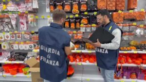 Manca la tracciabilità, sequestrati 38mila articoli per Halloween